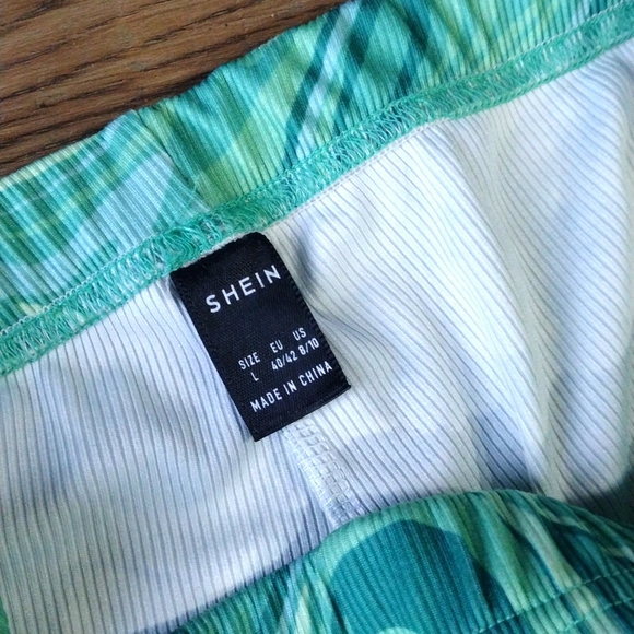 70s Inspired bell bottom pants - Picture 4 of 8